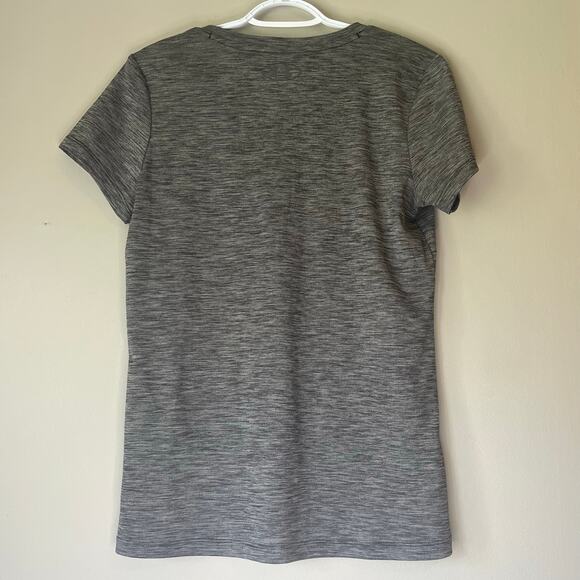 Under Armour Gray Heatgear T-Shirt Size Small - Picture 2 of 8